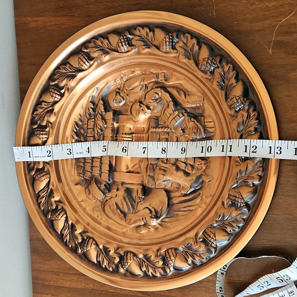 Vintage MCM Coppercraft Guild Family At The Well Wall Decor USA - Picture 7 of 8